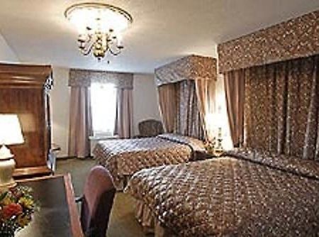 The Lodge Hotel And Conference Center Беттендорф Номер фото